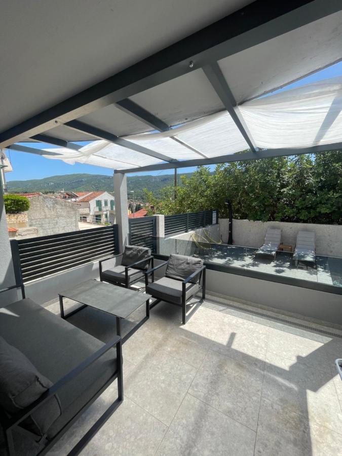 Belic With Pool Apartment *