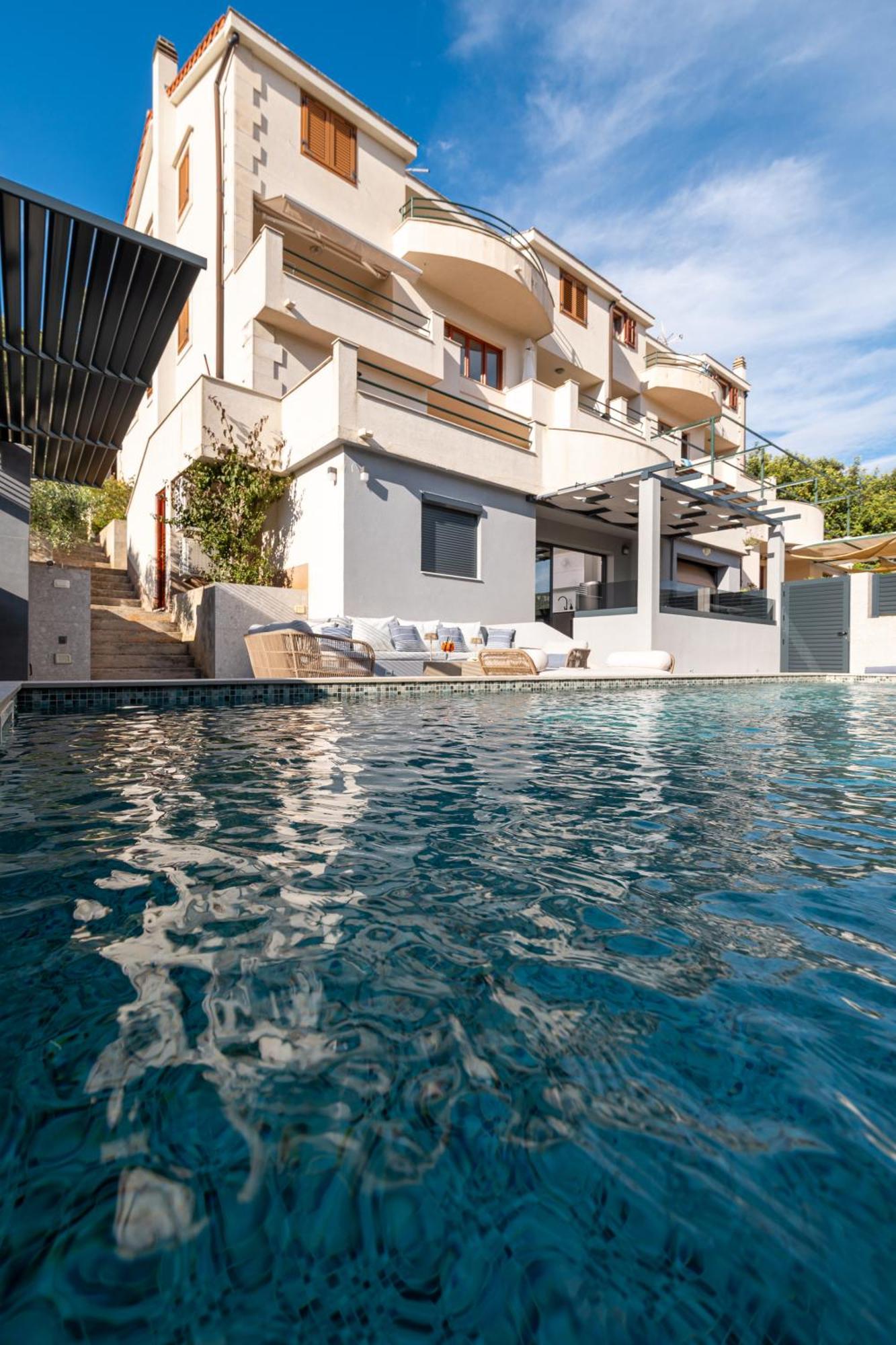 Belic With Pool Appartamento